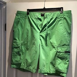 Rocawear men’s green cargo shorts size 38.